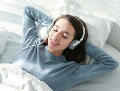 Почему нельзя спать в наушниках - polsov.com