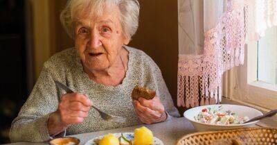 Уход за пожилыми родителями стал каторгой, они едят без остановок - takprosto.cc