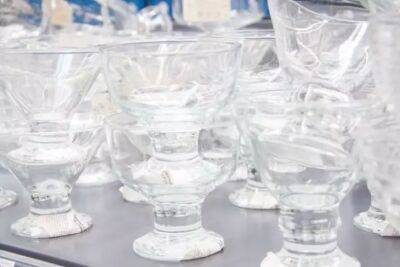 Используйте эту смесь при мытье стеклянной посуды: бокалы и стаканы будут «скрипеть» от чистоты - belnovosti.by