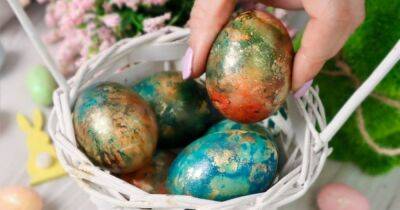 Подсмотрела идею у соседки: в этом году буду красить пасхальные яйца на пару - cpykami.ru