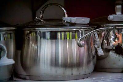 Ольга Котова - Какую посуду опасно держать на кухне пустой согласно приметам - belnovosti.by