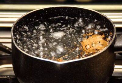 Чем отмыть пригоревшую кастрюлю: 6 способов, которые спасут вашу посуду - belnovosti.by