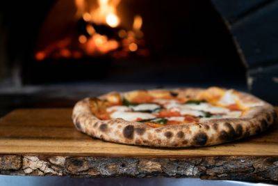 DELFI рекомендует: Шесть латвийских пиццерий, пиццы в которых пекут "как в Италии" - rus.delfi.lv - Латвия - Рига - Италия - Неаполь