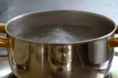 Пожелтевшие кастрюли будут как после покупки: первозданный вид посуде вернут 2 ингредиента - belnovosti.by