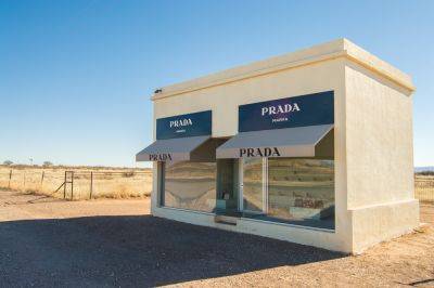 Самый одинокий магазин Prada - flytothesky.ru - Сша - штат Техас
