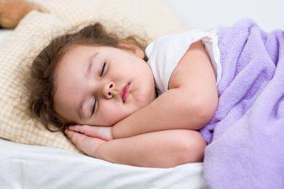 Как с помощью подушки наладить ночной сон детей? - shkolazhizni.ru