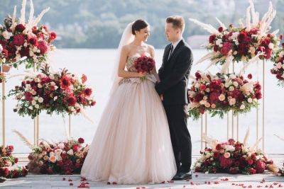 Когда лучше заключать брак в октябре 2023: благоприятные дни - miridei.com