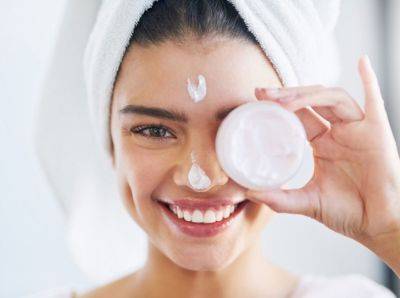 Как правильно увлажнять кожу лица в разном возрасте - all-for-woman.com