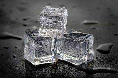Антон Курчев - 3 интересных лайфхака с кубиками льда: их можно использовать не только для охлаждения напитков — хозяйкам на заметку - belnovosti.by