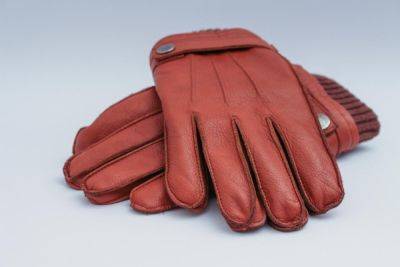 Как почистить кожаные перчатки? - shkolazhizni.ru