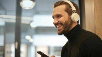 Преимущества онлайн-прослушивания музыки: как слушать песни в Интернете - shkolazhizni.ru