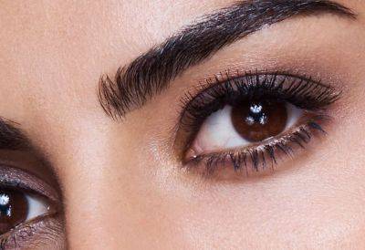 Как выполнить нюдовый макияж smoky eye с тёмным акцентом - all-for-woman.com