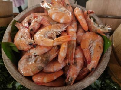 Как почистить креветки за 2 секунды: метод "скручивания", который покажут в море - belnovosti.by