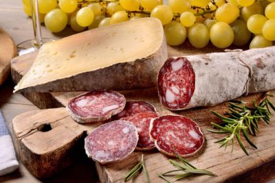 Современные методы предотвращения плесени в сырных и колбасных продуктах - nashsovetik.ru