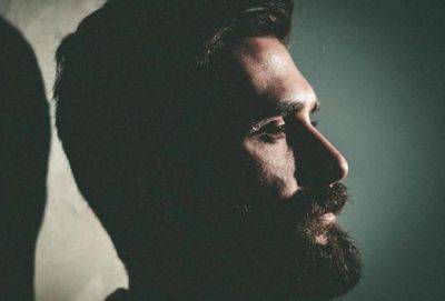 6 способов правильно вести себя с мужчиной, если он долго молчит - cluber.com.ua