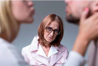 10 признаков того, что ваша свекровь токсична - cluber.com.ua