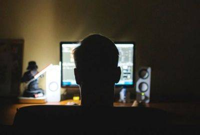 Как мужчина ведет себя в соцсетях, если он несчастен в отношениях: 9 признаков - cluber.com.ua