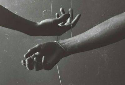 Субмарининг — коварный прием в отношениях. Так себя проявляет абьюзер - cluber.com.ua