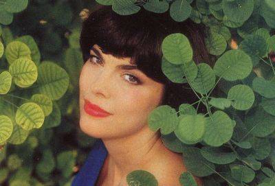 Она пела о любви: загадка одиночества Мирей Матье - cluber.com.ua