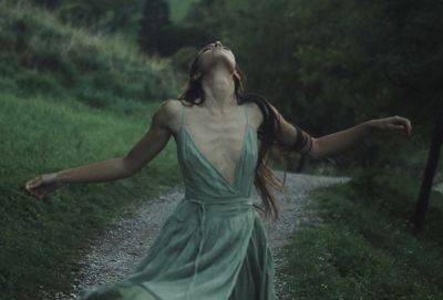 Удобно быть несчастной, для этого ничего не надо делать - cluber.com.ua