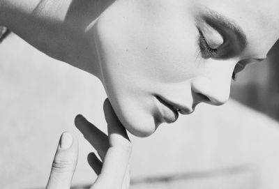 «Гордым легче — гордые не плачут»: глубокое стихотворение Людмилы Татьяничевой - cluber.com.ua