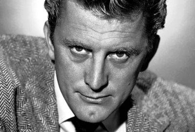 «Мне некуда было двигаться, кроме как вверх»: трогательные воспоминания Кирка Дугласа - cluber.com.ua