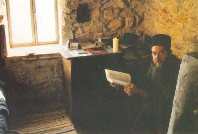 Симеон Афонский: Самый бедный человек тот, кто любит деньги больше всего - cluber.com.ua