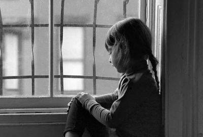 8 признаков недолюбленного ребенка - cluber.com.ua