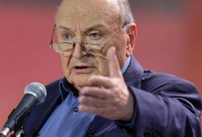 Михаил Жванецкий: «С умным ты свободен и ленив. С дураком — все время занят» - cluber.com.ua