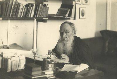 Тройной рецепт против горя и обиды: цитата из дневника Льва Толстого - cluber.com.ua