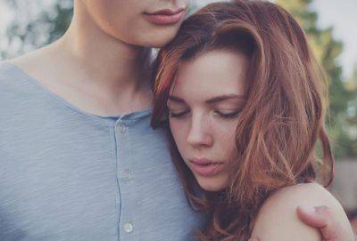 14 моментов, которые похожи на любовь, но на самом деле — манипуляция - cluber.com.ua