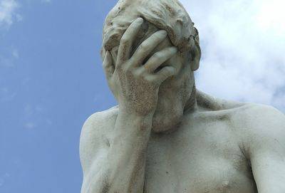 5 негативных привычек, которые выдают глупых людей - cluber.com.ua