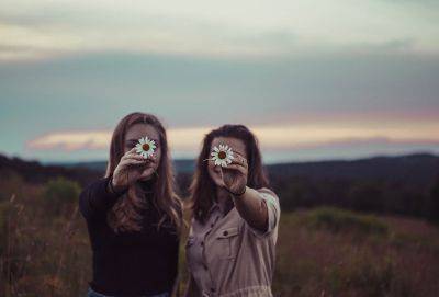 Друзьям, которые защищают, когда мы не можем справиться сами - cluber.com.ua