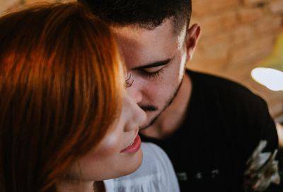 7 вещей, которые он делает подсознательно (потому что влюбляется) - cluber.com.ua