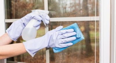 Дождь снова оставил разводы на вымытых окнах? Добавьте это в воду — и эффект чистоты останется надолго - liveinternet.ru