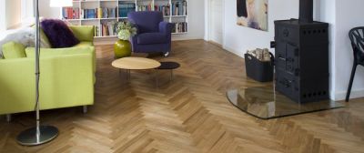 Одним из главных преимуществ штучного паркета является возможность восстановления. В то время как ламинат или инженерная доска имеют ограниченное количество реставраций, штучный паркет можно шлифовать - kvartblog.ru