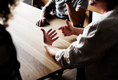 Как «считывать» людей с первых минут общения: 8 тонких приемов - cluber.com.ua