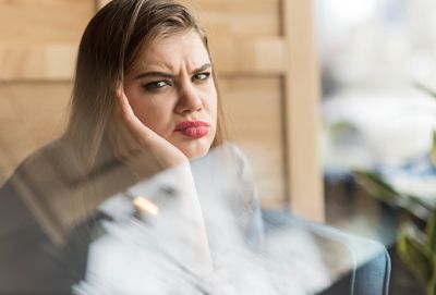 6 точных признаков того, что ваш друг сгорает от зависти - cluber.com.ua