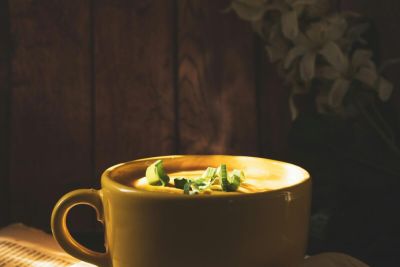 Как приготовить нежный куриный суп с манными клецками? - shkolazhizni.ru