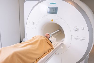 Когда нужно комплексное МРТ позвоночника: 2, 3 отдела или вся спина - nashsovetik.ru