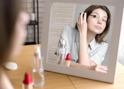Как сохранить свежий вид и стойкость косметики в сырую погоду - all-for-woman.com